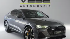 Cinzento Usado 2020 Audi e-tron SUV | € 36.950 (Preço justo)