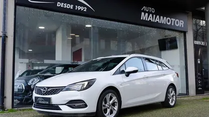 Usado Opel Astra Sport 122 HP (89 kW) 2020 Branco Carrinha