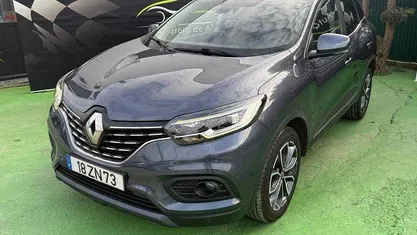 Cinzento Usado 2019 Renault Kadjar Intens SUV | € 19.950 (Preço justo)