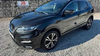 Usado Nissan Qashqai N-Connecta 115 HP (84 kW) 2019 Preto SUV