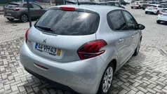 Usado 2018 Peugeot 208 Style Citadino | € 11.550 (Preço justo)