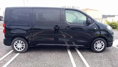 Preto Usado 2018 Peugeot Traveller Active Monovolume | € 21.750 (Preço justo)