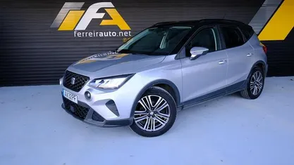 Usado Seat Arona Style 110 HP (80 kW) 2023 Cinza SUV