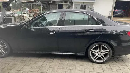 Preto Usado 2013 Mercedes E250 Sedan | € 22.000 (Preço justo)