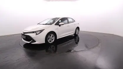 Branco Usado 2021 Toyota Corolla Comfort | € 25.450 (Preço justo)