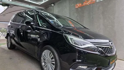Preto Usado 2017 Opel Zafira Innovation Monovolume | € 12.750 (Bom preço)