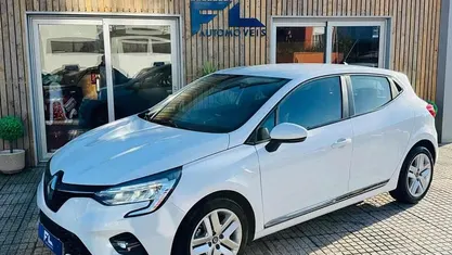 Usado 2020 Renault Clio V LIMITED Sedan | € 15.500 (Preço justo)