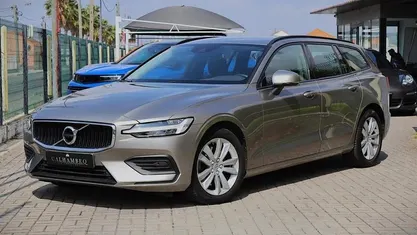 Cinza Usado 2021 Volvo V60 Momentum Carrinha | € 29.990 (Bom preço)