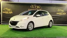 Branco Usado 2014 Peugeot 208 Active Citadino | € 7.990 (Bom preço)