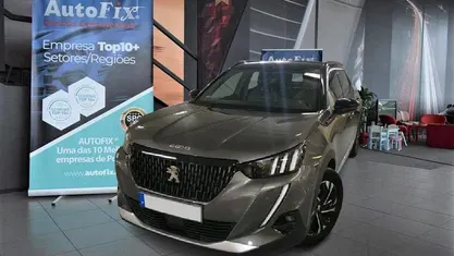 Usado Peugeot 2008 GT 130 HP (95 kW) 2021 SUV
