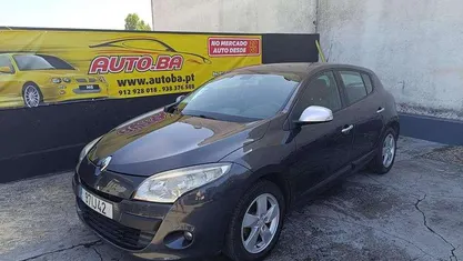 Cinza Usado 2009 Renault Mégane III | € 6.690 (Preço justo)