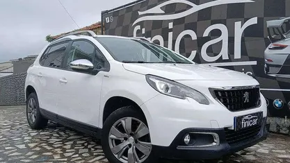 Usado Peugeot 2008 Style 102 HP (75 kW) 2019 SUV
