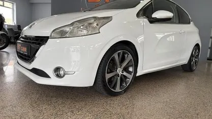 Usado Peugeot 208 Allure 120 HP (88 kW) 2012 Citadino