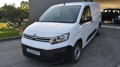 Usado Citroën Berlingo Feel 102 HP (75 kW) 2023 Monovolume