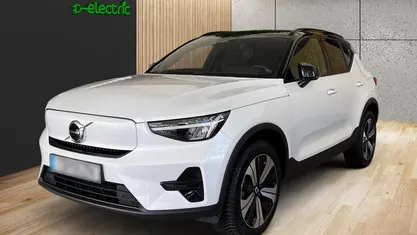 Branco Usado 2022 Volvo XC40 SUV | € 29.900 (Preço justo)