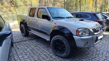 Cinzento Usado 2004 Nissan Navara Pickup | € 13.450 (Bom preço)