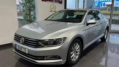 Usado VW Passat 150 HP (110 kW) 2018 Cinza prata Sedan