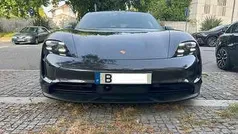 Cinzento Usado 2023 Porsche Taycan Sedan | € 73.500 (Preço justo)