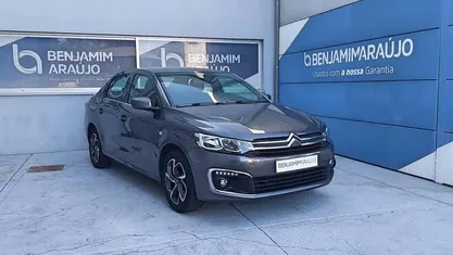 Cinzento Usado 2018 Citroën C-Elysee I PureTech Sedan | € 12.500 (Preço justo)