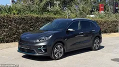 Branco Usado 2022 Kia e-Niro Spirit SUV | € 26.000 (Preço justo)
