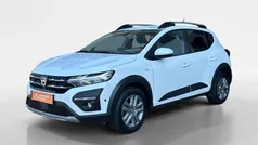 Branco Usado 2023 Dacia Sandero Comfort Citadino | € 16.490 (Preço justo)