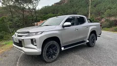 Cinzento Usado 2021 Mitsubishi L200 Pickup | € 31.000 (Preço justo)