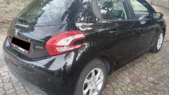 Preto Usado 2014 Peugeot 208 Active Citadino | € 7.750 (Bom preço)