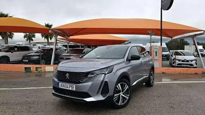 Cinzento Usado 2022 Peugeot 3008 Allure SUV | € 22.950 (Preço justo)