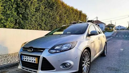 Cinzento Usado 2013 Ford Focus Titanium Carrinha | € 7.500 (Preço justo)