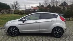 Cinza Usado 2009 Ford Fiesta Titanium Citadino | € 5.800 (Preço justo)