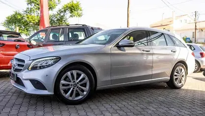 Cinzento Usado 2019 Mercedes C200 | € 26.500 (Preço justo)