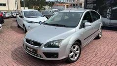 Usado Ford Focus Trend 80 HP (58 kW) 2006 Cinza Sedan