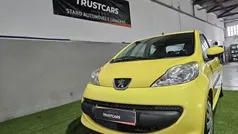 Amarelo Usado 2006 Peugeot 107 Active Citadino | € 6.500 (Preço justo)
