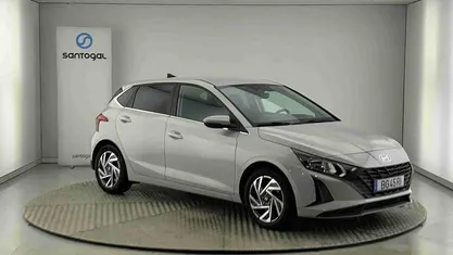 Usado Hyundai i20 Comfort 84 HP (61 kW) 2024 Cinzento Citadino