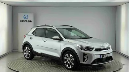 Usado Kia Stonic 100 HP (73 kW) 2025 Cinzento SUV