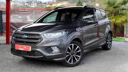 Cinzento Usado 2018 Ford Kuga SUV | € 18.700 (Preço justo)