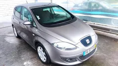 Castanho Usado 2004 Seat Altea Monovolume | € 3.950 (Bom preço)