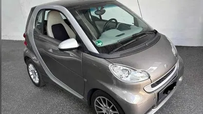 Cinzento Usado 2011 Smart ForTwo Coupé Coupé | € 5.499 (Preço justo)