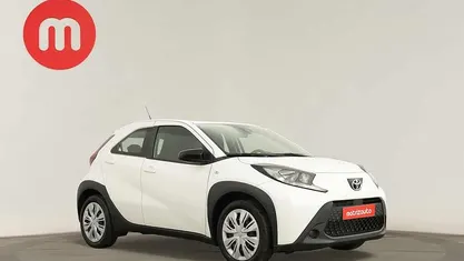 Branco Usado 2023 Toyota Aygo X SUV | € 17.499 (Preço justo)
