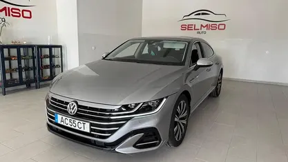 Usado VW Arteon 150 HP (110 kW) 2020 Cinzento