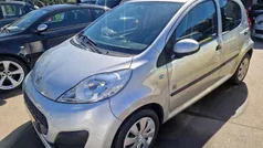 Cinzento Usado 2012 Peugeot 107 Active Citadino | € 6.750 (Preço justo)