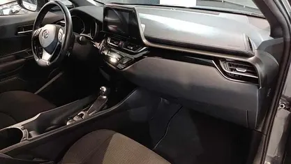 Usado 2019 Toyota C-HR SUV | € 25.950 (Preço justo)