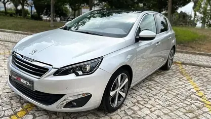 Usado Peugeot 308 Allure 120 HP (88 kW) 2015 Prateado Citadino