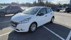 Branco Usado 2013 Peugeot 208 Citadino | € 6.500 (Preço justo)