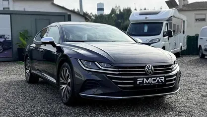 Usado VW Arteon 150 HP (110 kW) 2021 Cinzento Citadino