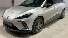 Cinza Usado 2024 MG MG4 EV Luxury Citadino | € 26.997 (Preço justo)