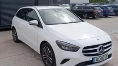 Branco polar Usado 2022 Mercedes B250e Style Monovolume | € 35.990 (Preço elevado)