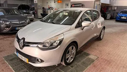 Usado Renault Clio IV 90 HP (66 kW) 2013 Cinzento