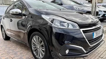 Usado 2017 Peugeot 208 Citadino | € 8.950 (Bom preço)