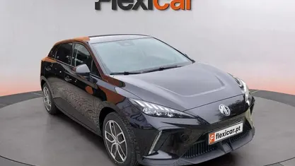 Usado 2025 MG MG4 EV Luxury Citadino | € 29.490 (Preço justo)